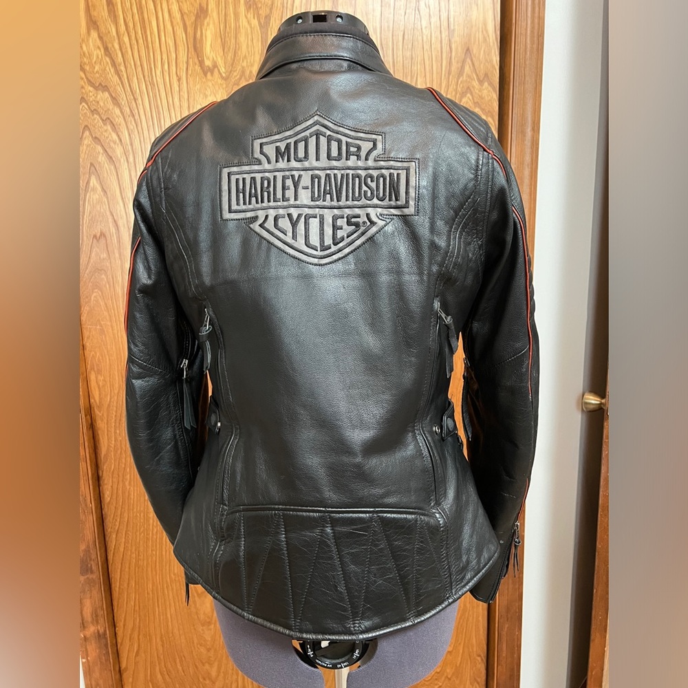 Harley Davidson Women’s Leather Jacket - Picture 3 of 5
